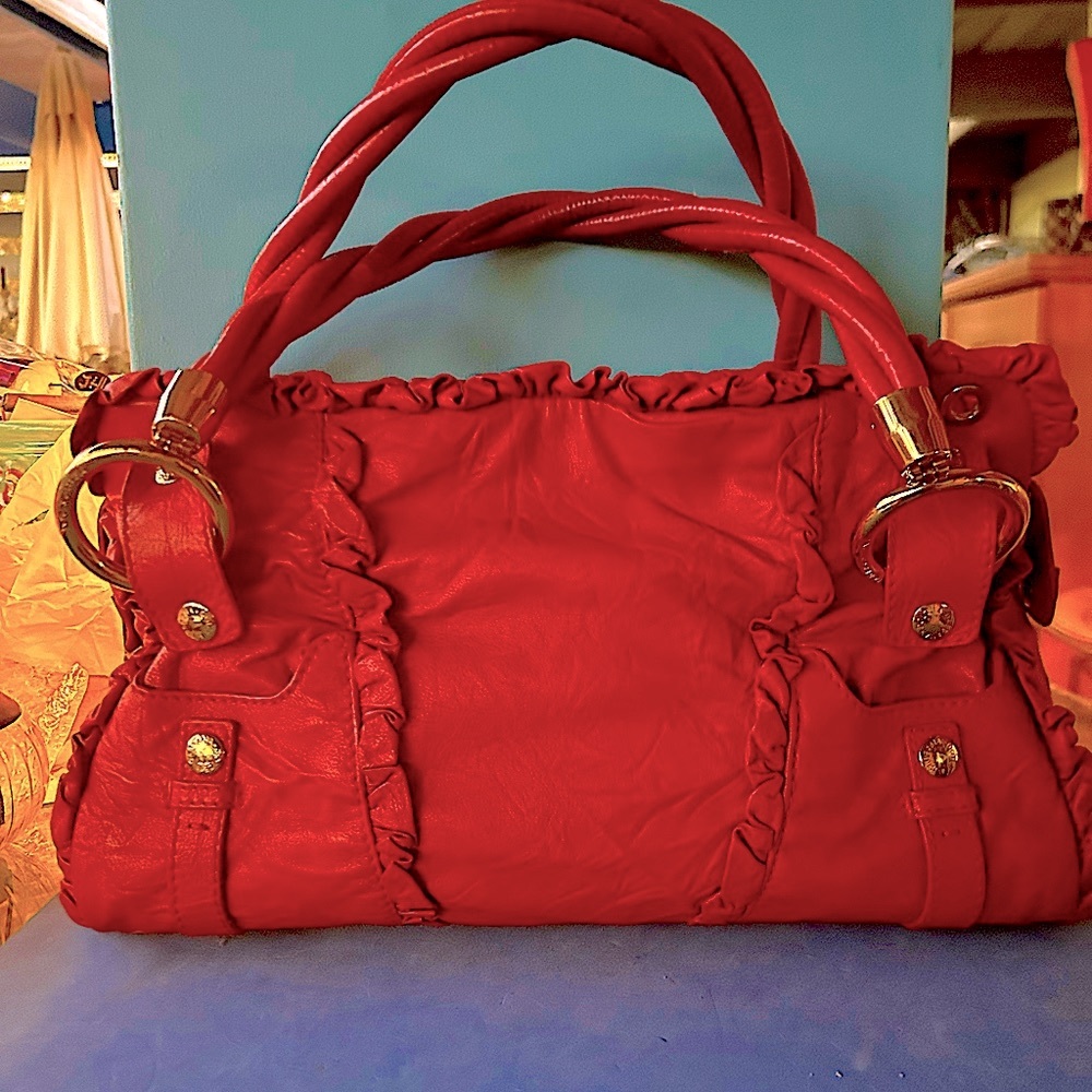 DOLCE & GABANNA 😍 Vintage Red Ruffle handbag♥️♥️♥️ EUC!! COA included STEAL!! - Picture 2 of 16
